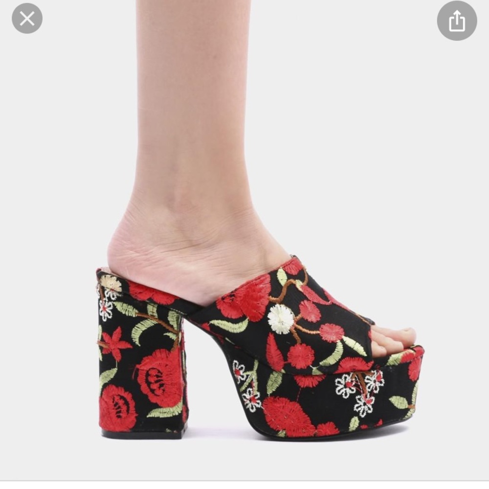 Public desire heels
